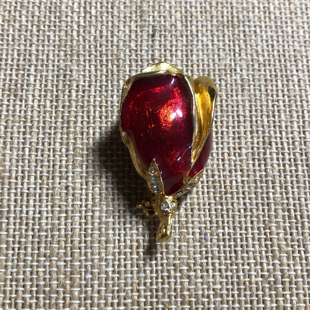 Vtg Gold Tone Crystal Enamel Rose Bud Brooch Pin